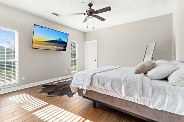 1342 Woodway Boulevard, Sour Lake, TX 77659