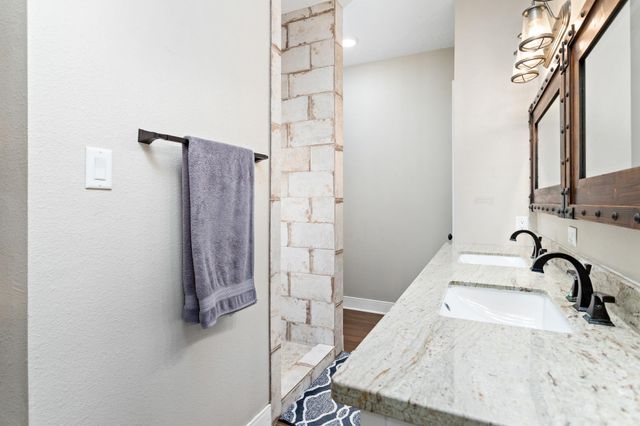 1342 Woodway Boulevard, Sour Lake, TX 77659