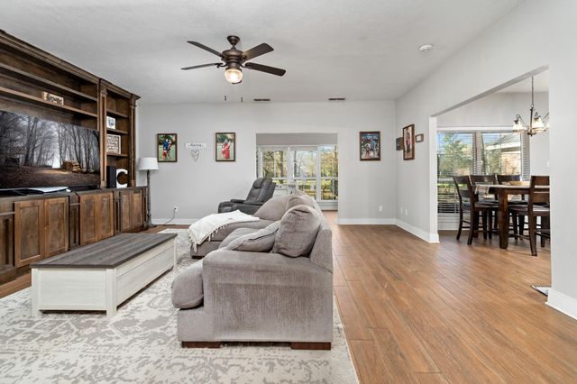 1342 Woodway Boulevard, Sour Lake, TX 77659