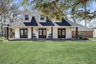 1342 Woodway Boulevard, Sour Lake, TX 77659