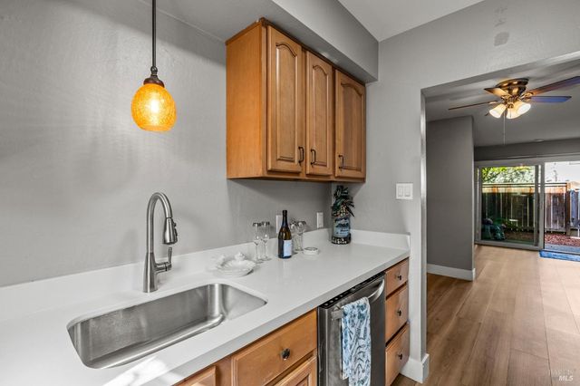 3482 Shelter Creek Dr, Napa, CA 94558