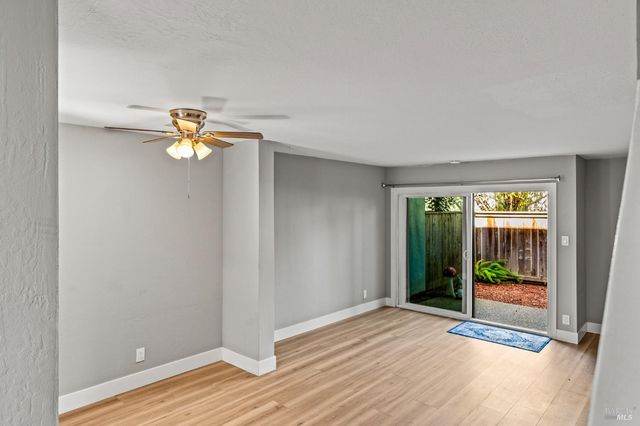 3482 Shelter Creek Dr, Napa, CA 94558