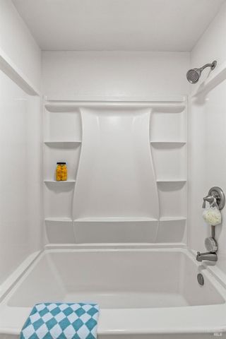 3482 Shelter Creek Dr, Napa, CA 94558