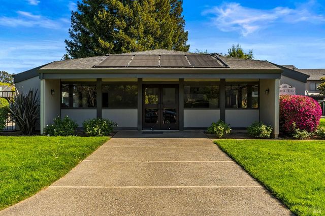 3482 Shelter Creek Dr, Napa, CA 94558