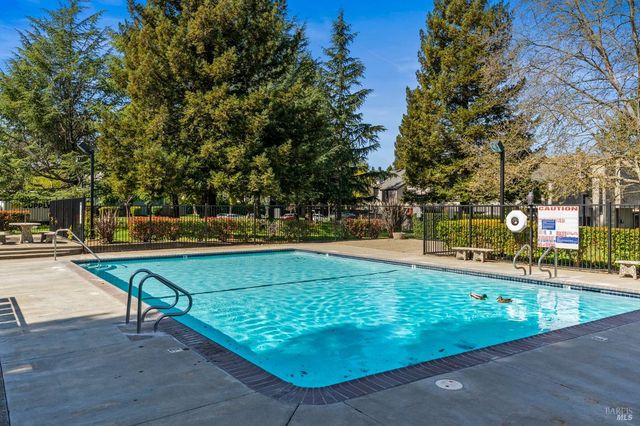 3482 Shelter Creek Dr, Napa, CA 94558