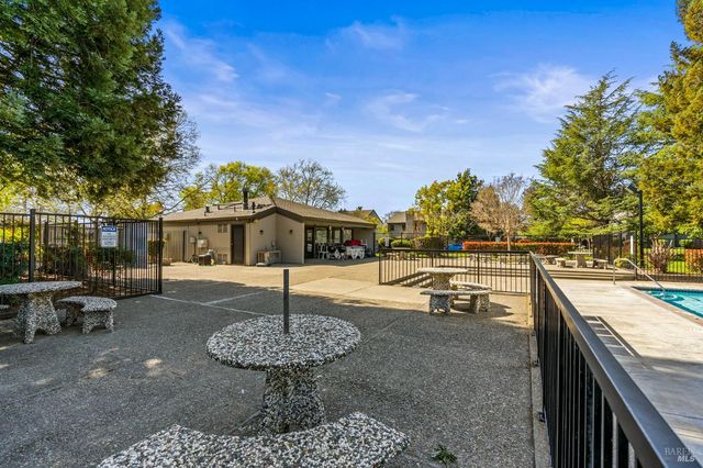3482 Shelter Creek Dr, Napa, CA 94558