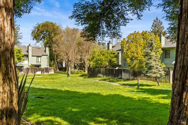 3482 Shelter Creek Dr, Napa, CA 94558