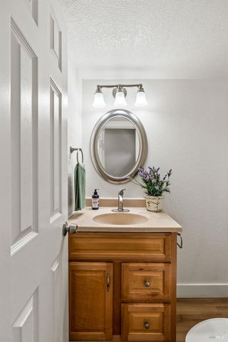 3482 Shelter Creek Dr, Napa, CA 94558