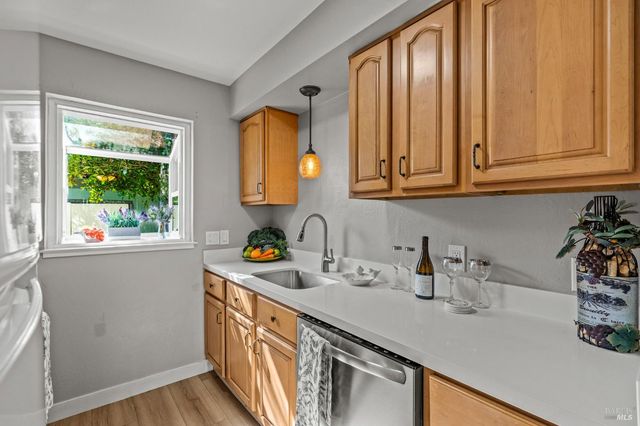 3482 Shelter Creek Dr, Napa, CA 94558