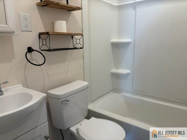 329 Leon Avenue, Perth Amboy, NJ 08861
