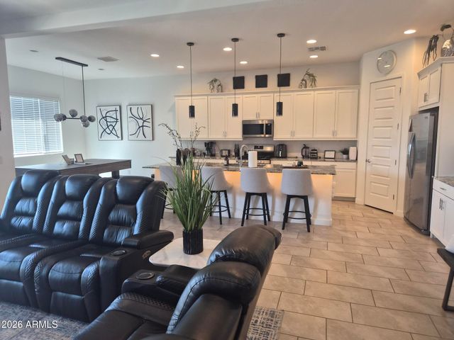 9337 W SELLS Drive, Phoenix, AZ 85037