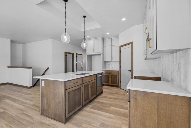 2518 TIPPERARY TRAIL, De Pere, WI 54115