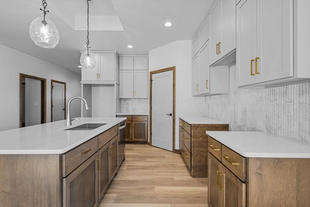 2518 TIPPERARY TRAIL, De Pere, WI 54115