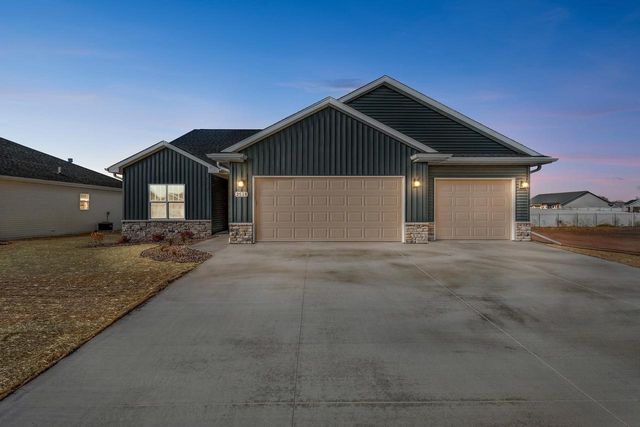 2518 TIPPERARY TRAIL, De Pere, WI 54115