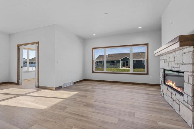 2518 TIPPERARY TRAIL, De Pere, WI 54115