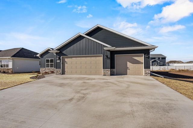 2518 TIPPERARY TRAIL, De Pere, WI 54115