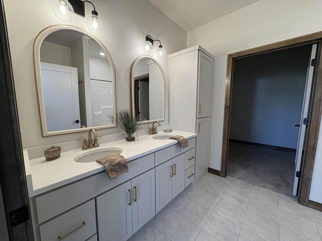 2518 TIPPERARY TRAIL, De Pere, WI 54115