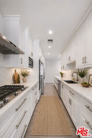 441 N Oakhurst Drive 304, Beverly Hills, CA 90210