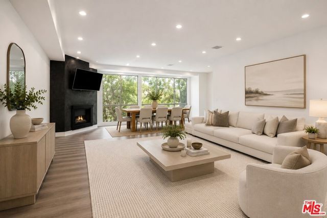 441 N Oakhurst Drive 304, Beverly Hills, CA 90210