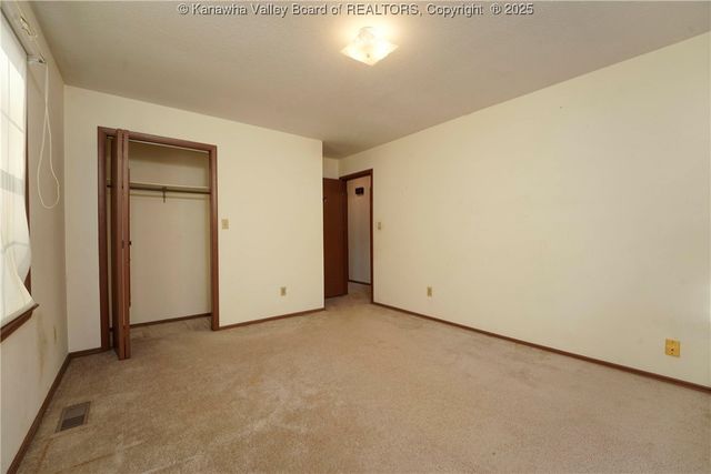 2677 Bills Creek Road, Winfield, WV 25213