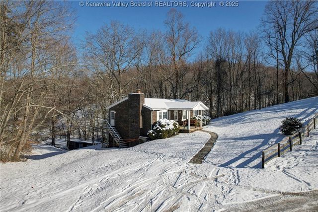 2677 Bills Creek Road, Winfield, WV 25213
