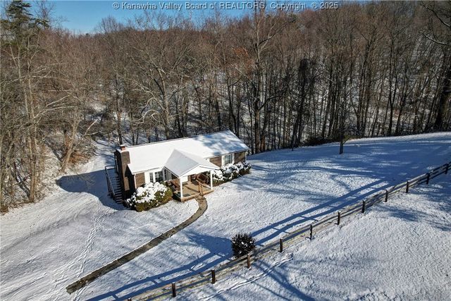 2677 Bills Creek Road, Winfield, WV 25213