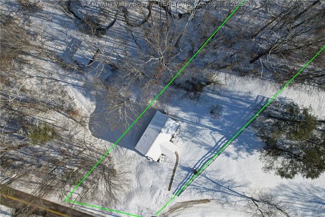 2677 Bills Creek Road, Winfield, WV 25213