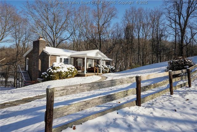 2677 Bills Creek Road, Winfield, WV 25213