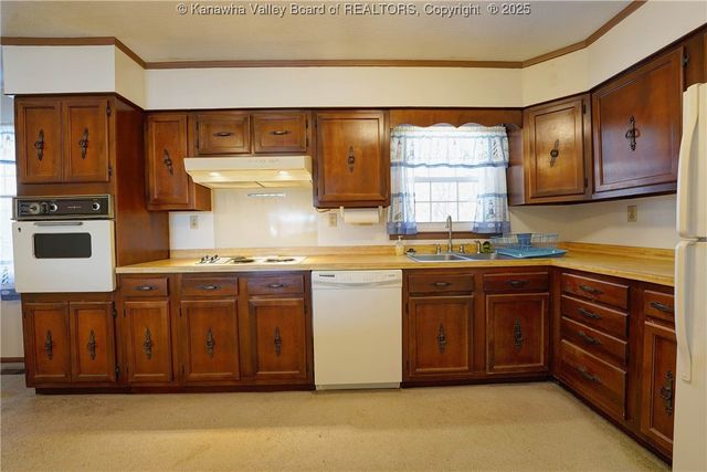 2677 Bills Creek Road, Winfield, WV 25213