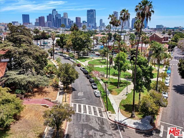 1421 Courtland Avenue, Los Angeles, CA 90006