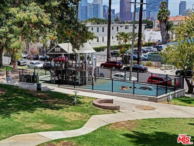 1421 Courtland Avenue, Los Angeles, CA 90006