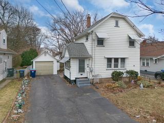 92 Veness Avenue, Greece, NY 14616