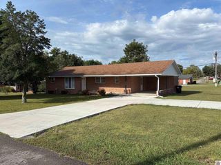 87 Glendale Dr. # 13, Cadiz, KY 42211