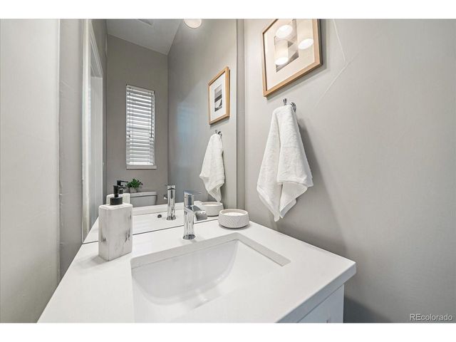 3314 S Washington St, Englewood, CO 80113
