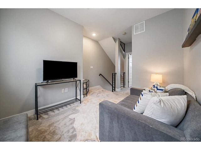 3314 S Washington St, Englewood, CO 80113