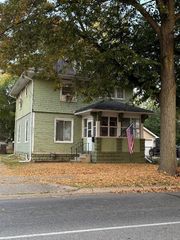 406 N Elm Avenue, Jackson, MI 49202