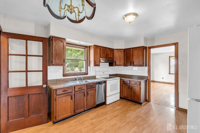 13 Burnham Road, East Brunswick, NJ 08816