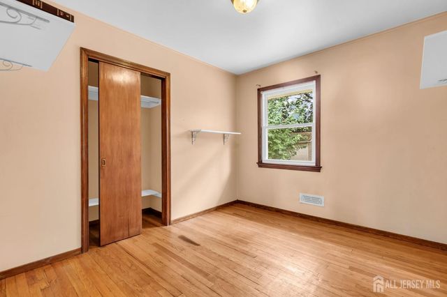 13 Burnham Road, East Brunswick, NJ 08816