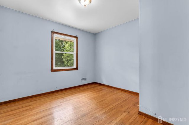 13 Burnham Road, East Brunswick, NJ 08816