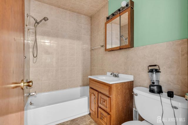 13 Burnham Road, East Brunswick, NJ 08816
