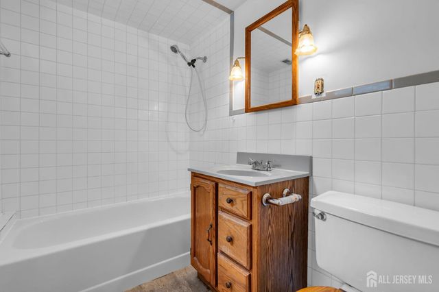 13 Burnham Road, East Brunswick, NJ 08816