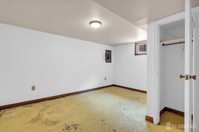 13 Burnham Road, East Brunswick, NJ 08816