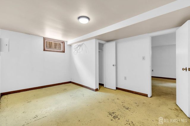 13 Burnham Road, East Brunswick, NJ 08816