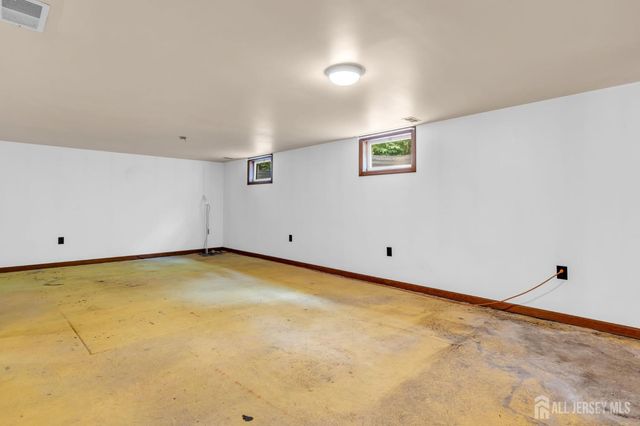 13 Burnham Road, East Brunswick, NJ 08816