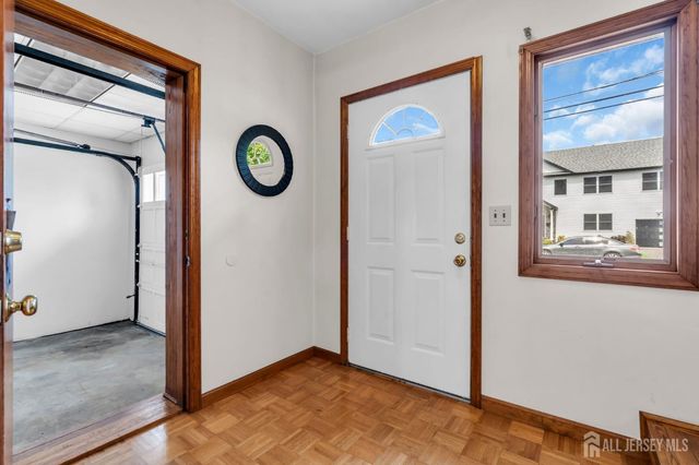 13 Burnham Road, East Brunswick, NJ 08816