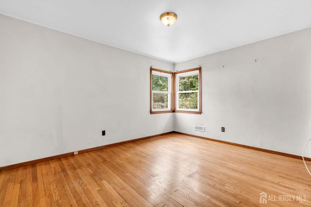 13 Burnham Road, East Brunswick, NJ 08816