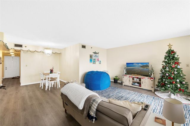 3150 W Rolling Hills Cir 603, Davie, FL 33328