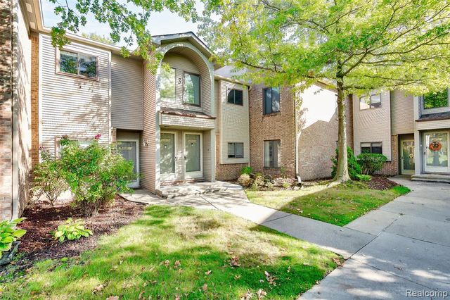 42481 Lilley Pointe Drive, Canton, MI 48187