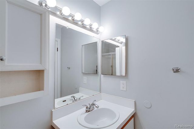 42481 Lilley Pointe Drive, Canton, MI 48187