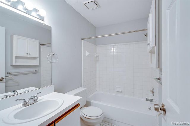 42481 Lilley Pointe Drive, Canton, MI 48187